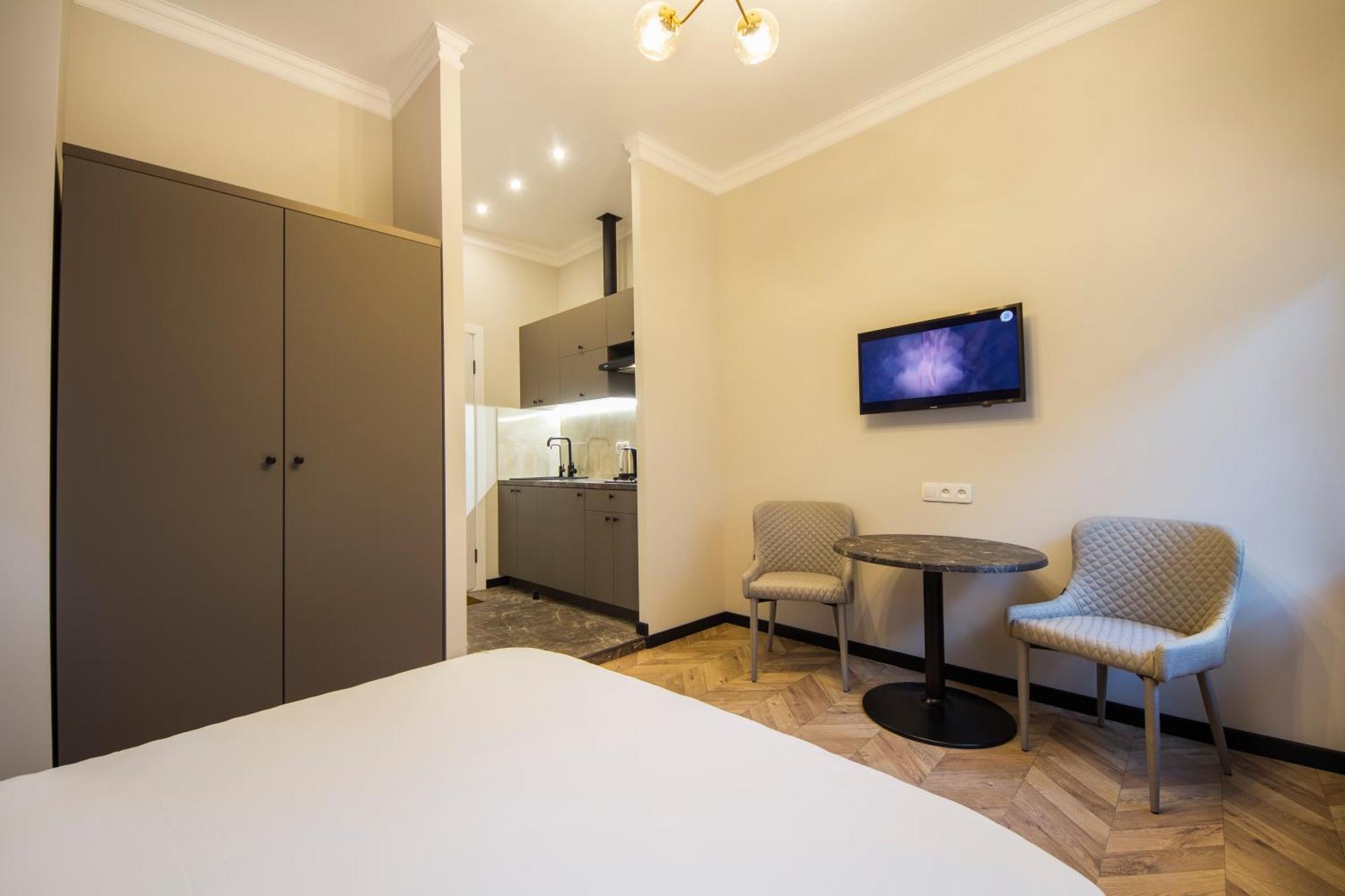 Self Check-In Apartments Maidan Area Kyiv Exterior photo