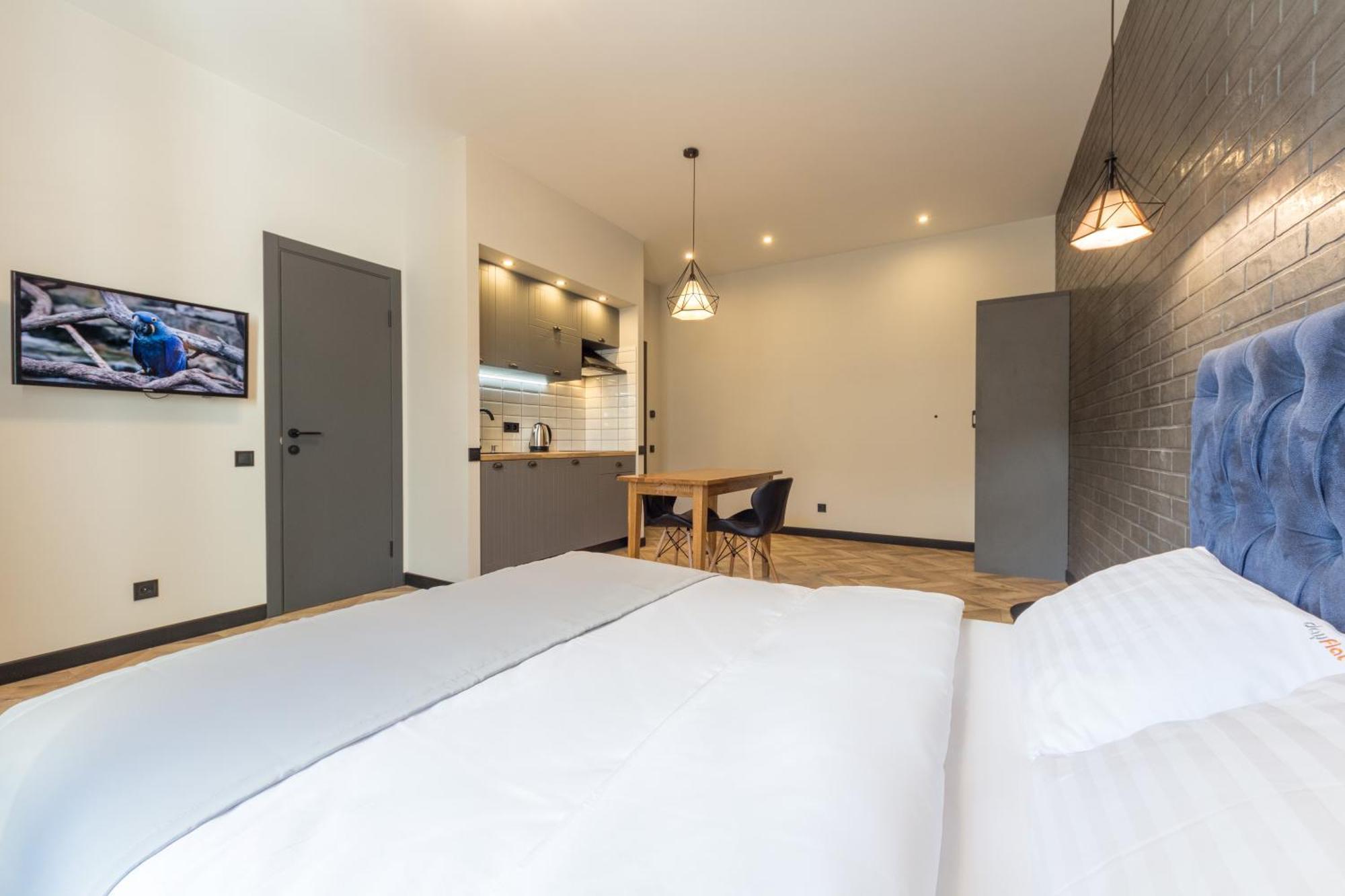 Self Check-In Apartments Maidan Area Kyiv Exterior photo